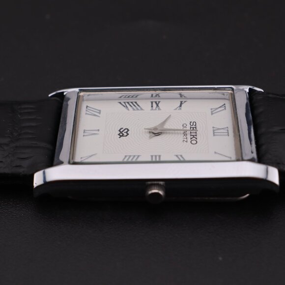 Vintage Seiko Slim Quartz Gentlemen's Wrist Watch  - FREE SHIPPING - Picture 7 of 13